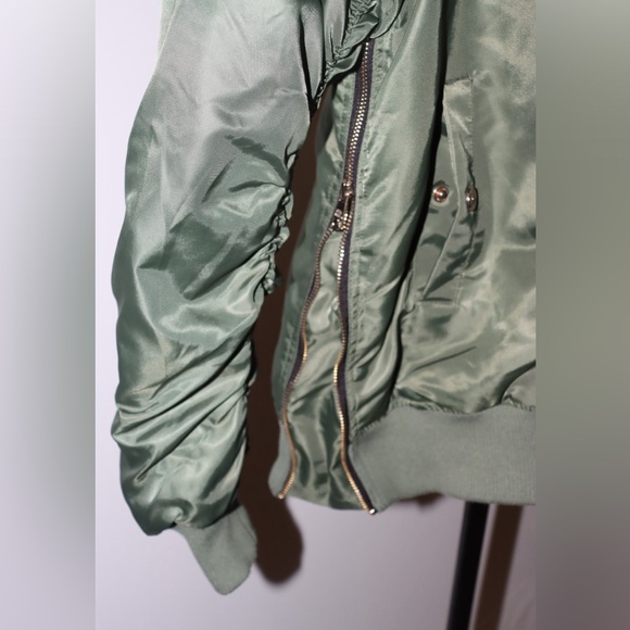 EUC Green Steve Madden Bomber Jacket Size S/P - Picture 5 of 9
